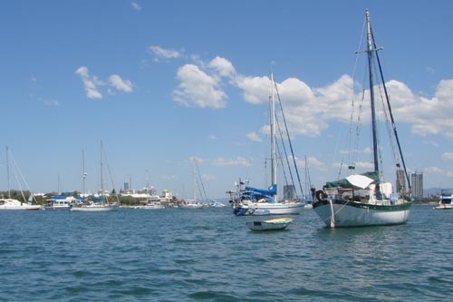 Boats moored in Bum’s Bay © SW